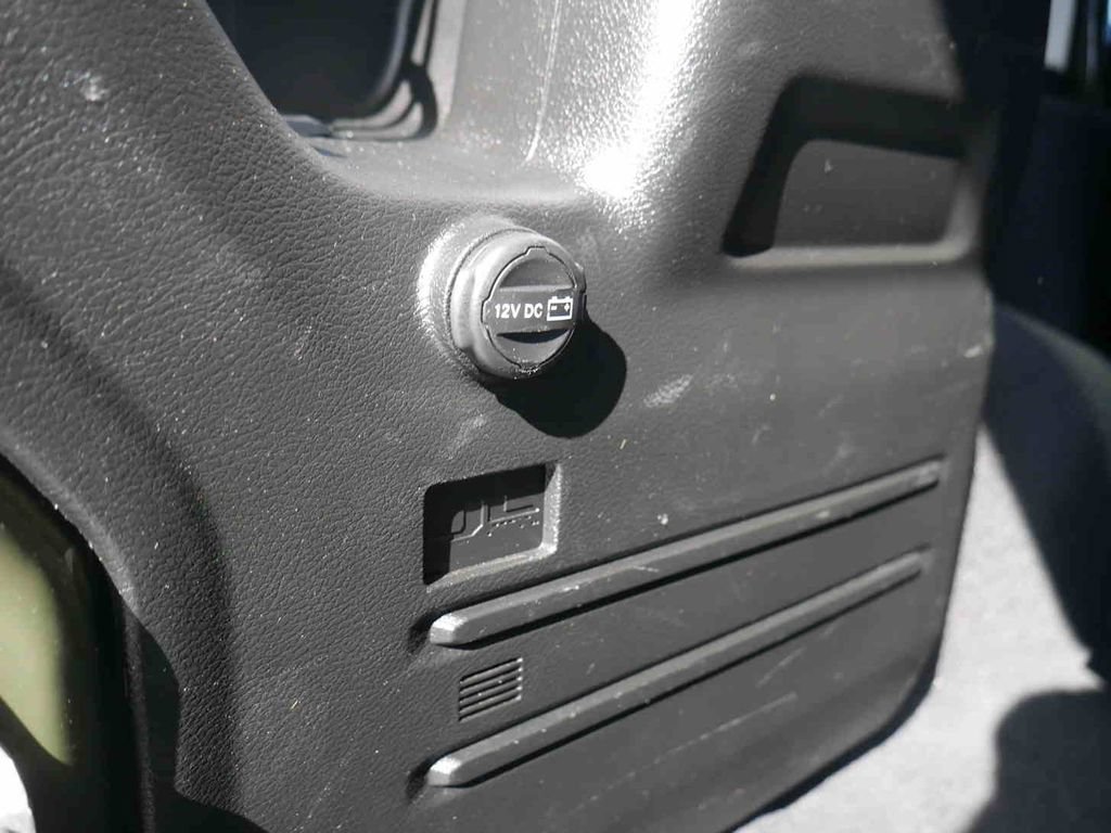 Used 2023 Jeep Wrangler Unlimited Sahara AWD/4WD image 10