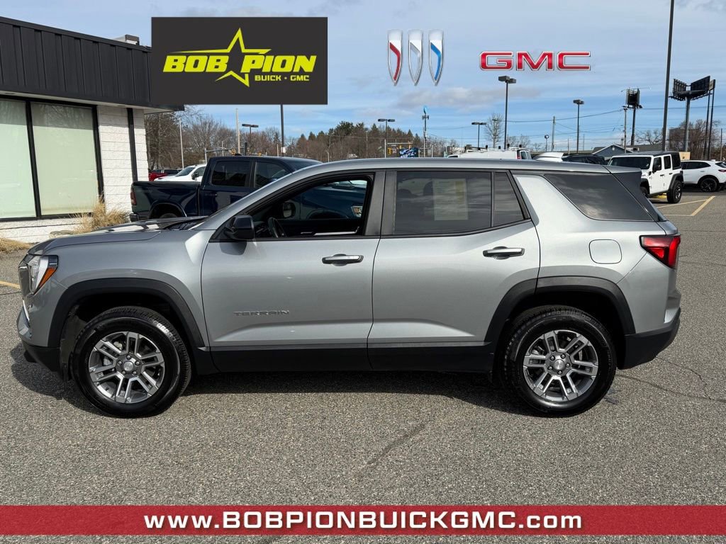 Used 2026 GMC Terrain Elevation image 2