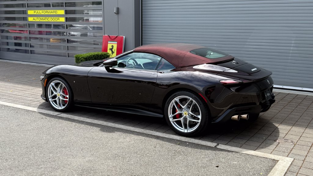 Used 2026 Ferrari Roma Spider RWD image 22