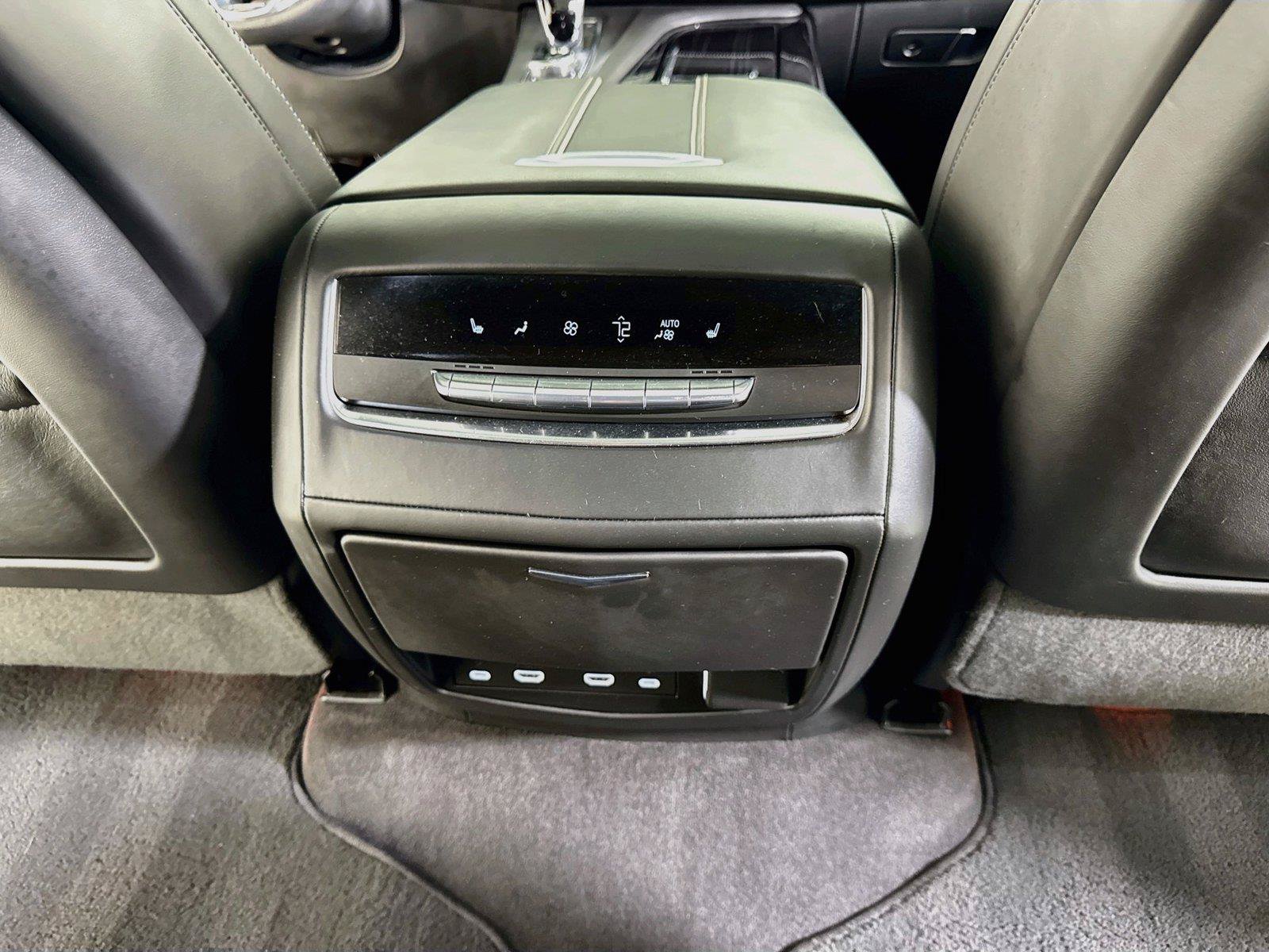 Used 2023 Cadillac Escalade V AWD/4WD image 35
