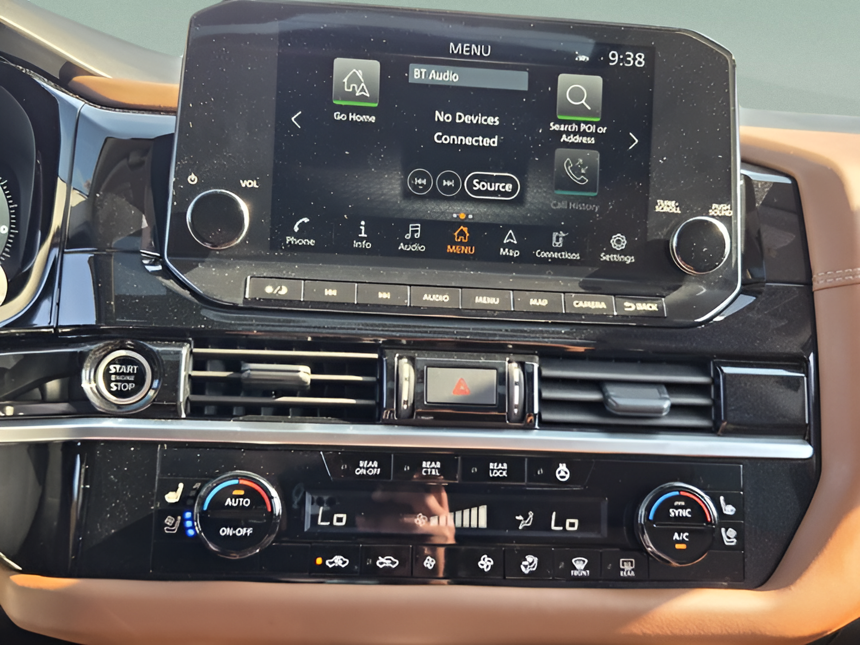 Used 2024 Nissan Pathfinder Platinum FWD image 16