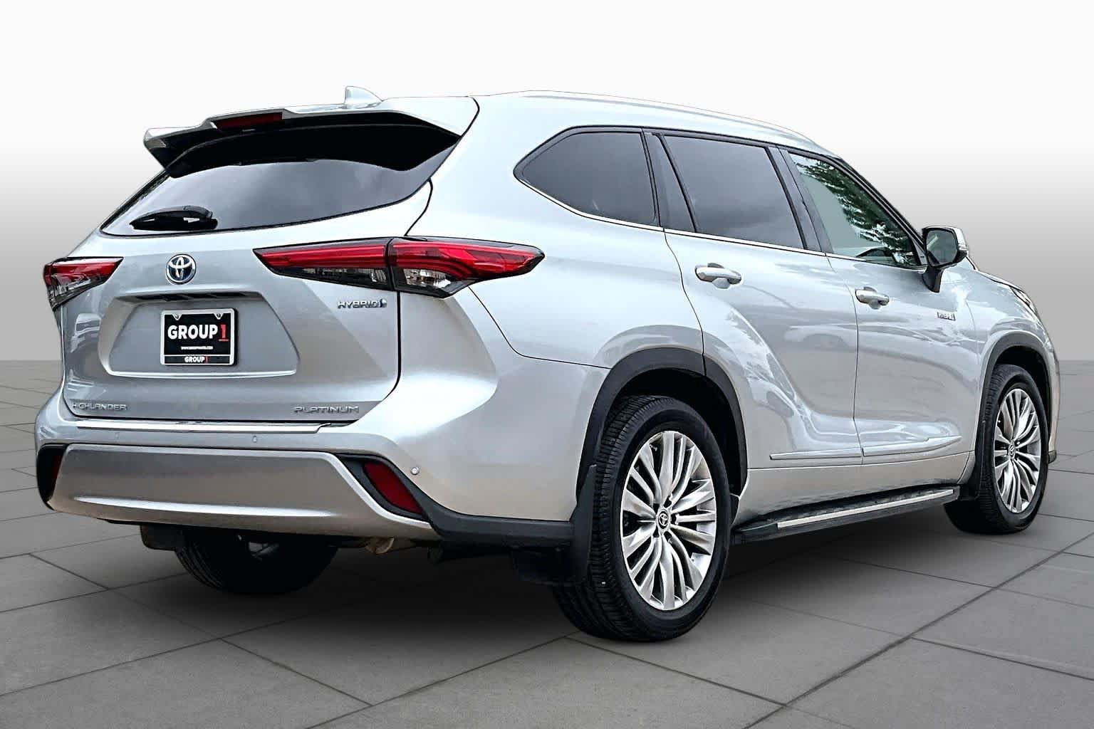 Used 2021 Toyota Highlander Platinum FWD image 13