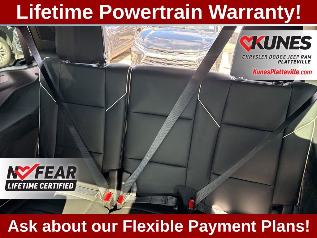 Used 2023 Cadillac Escalade Premium Luxury image 28