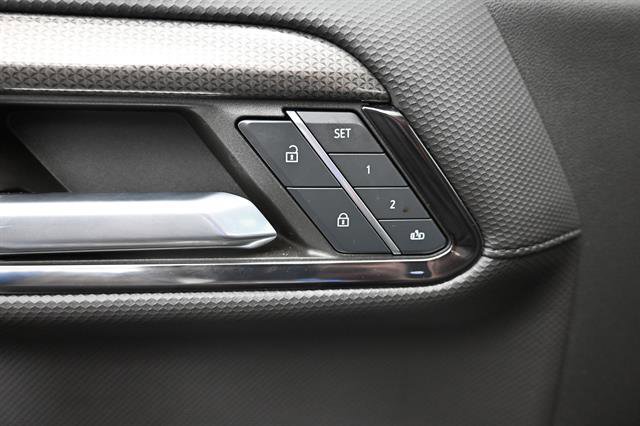 Used 2024 Chevrolet Silverado 1500 ZR2 w/ Technology Package AWD/4WD image 8