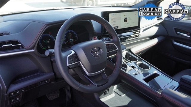 Used 2025 Toyota Sienna XSE w/ XSE Premium Package image 21