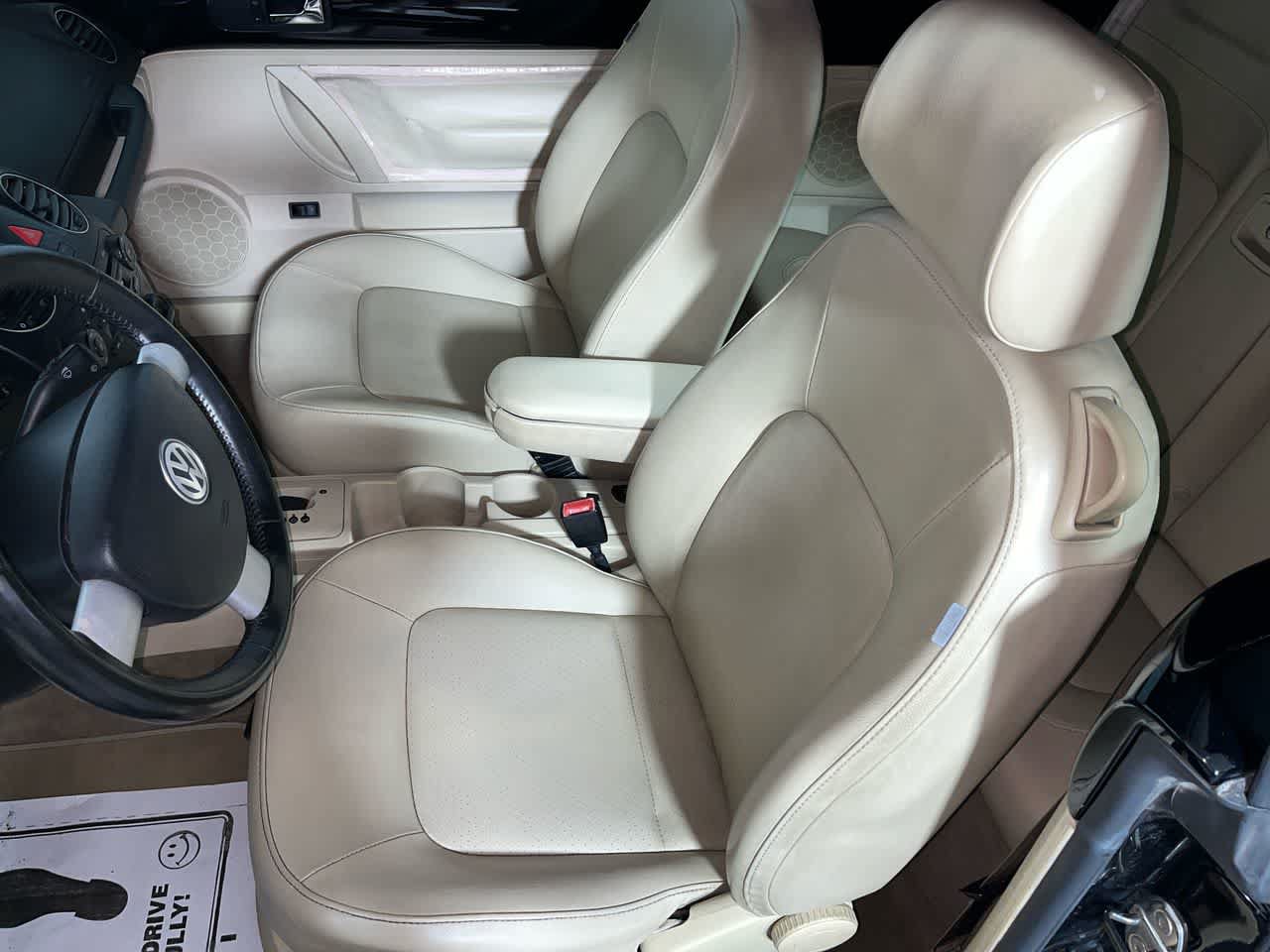 Used 2008 Volkswagen Beetle SE FWD image 15