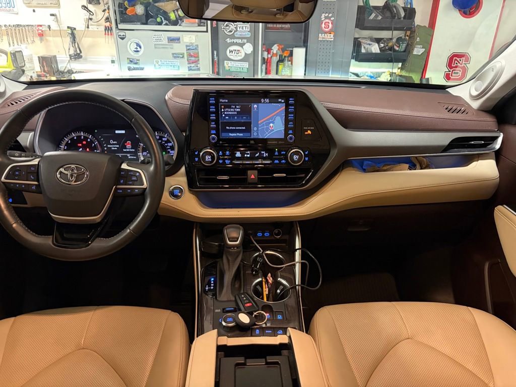 Used 2022 Toyota Highlander Limited image 4