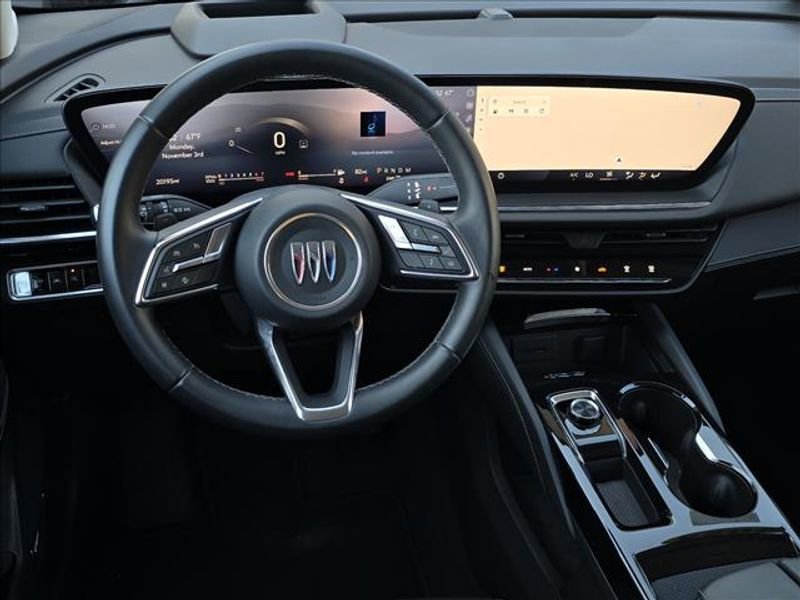 Certified 2025 Buick Envision Preferred image 6