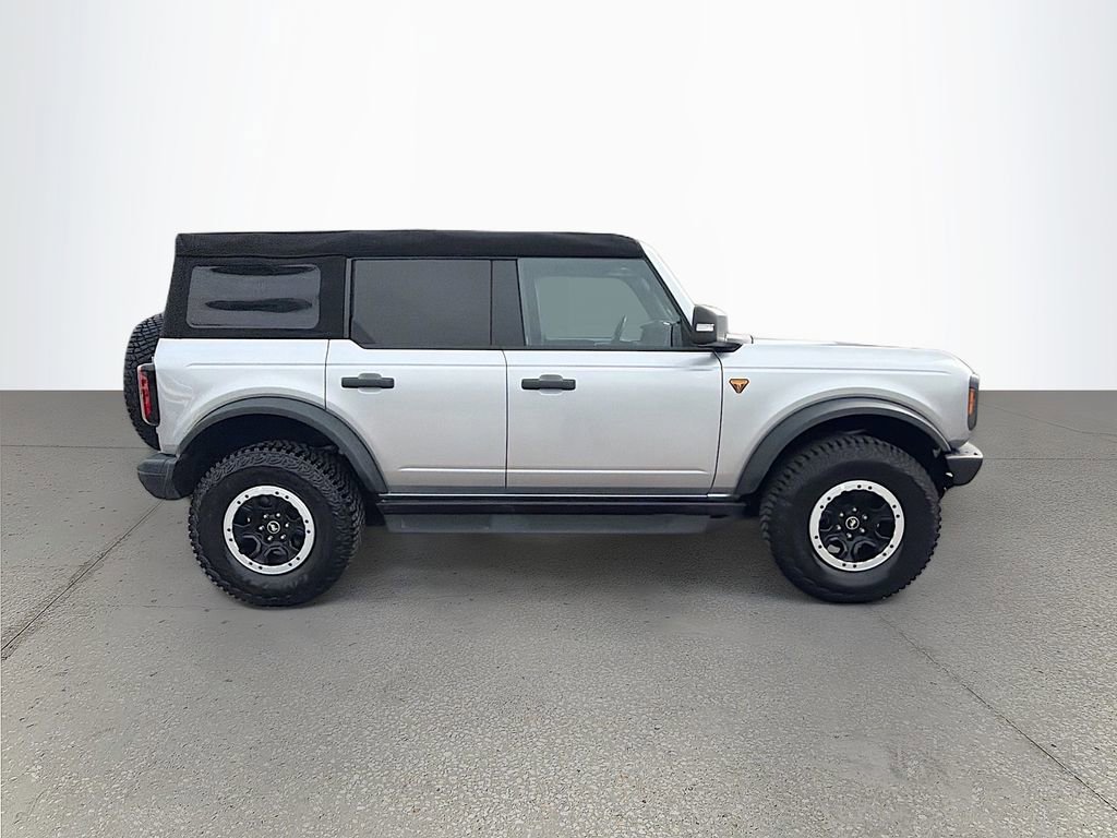 Used 2024 Ford Bronco Badlands image 2
