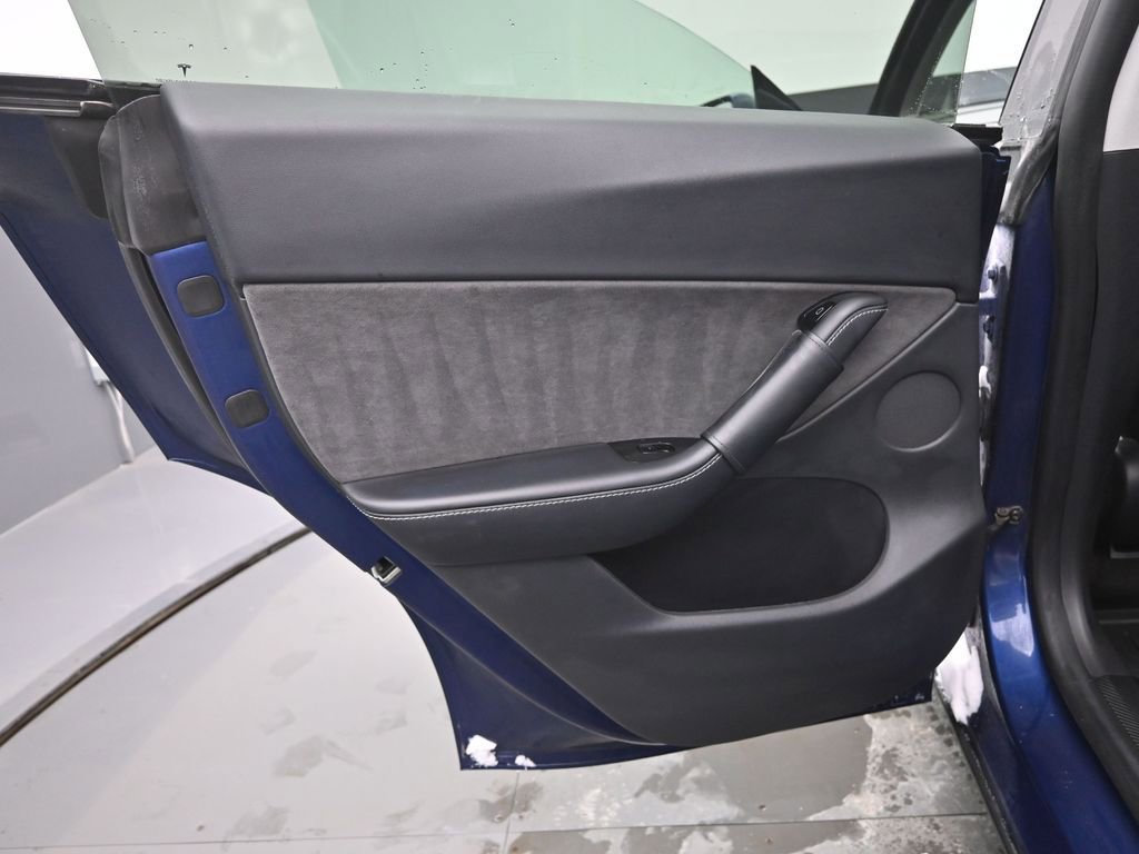 Used 2020 Tesla Model Y Long Range image 14