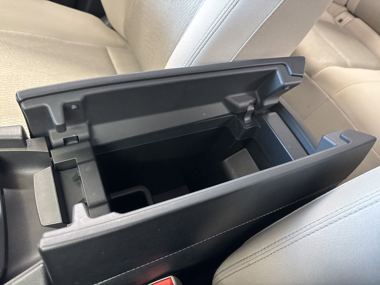 Used 2025 Nissan Rogue SV image 29