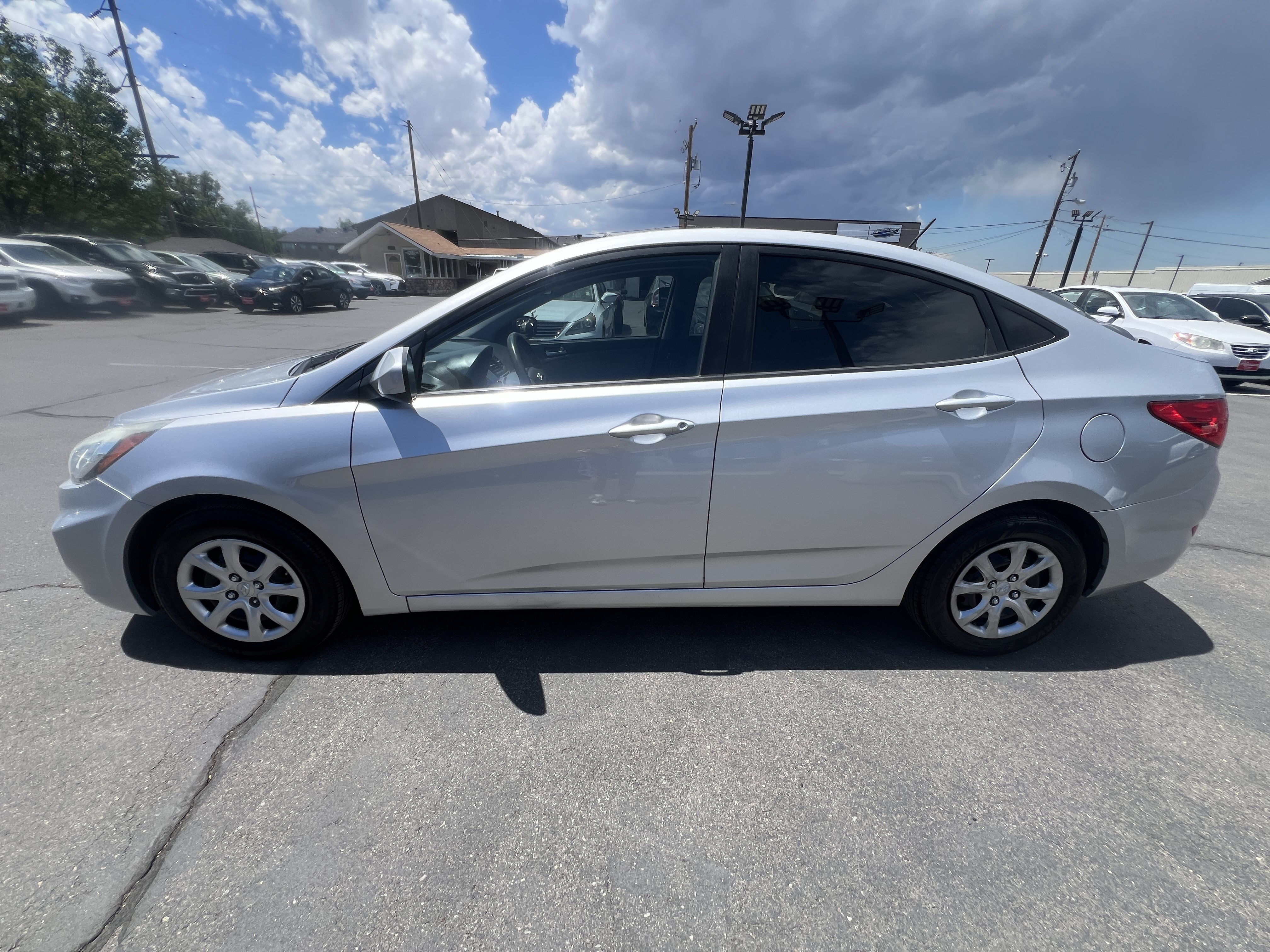 Used 2014 Hyundai Accent GLS FWD image 5