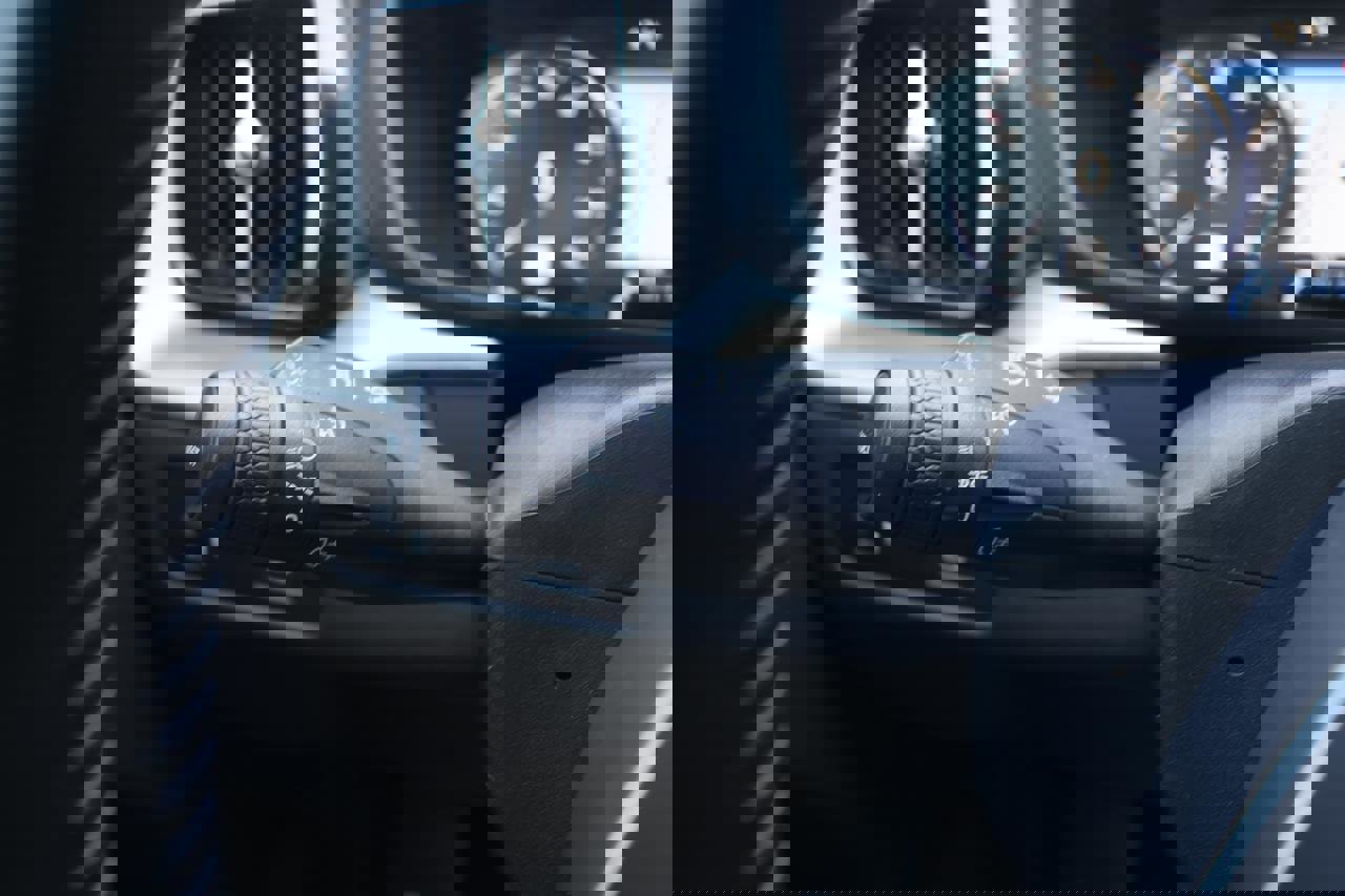 Used 2018 Volvo XC60 T5 Momentum w/ Convenience Package image 38