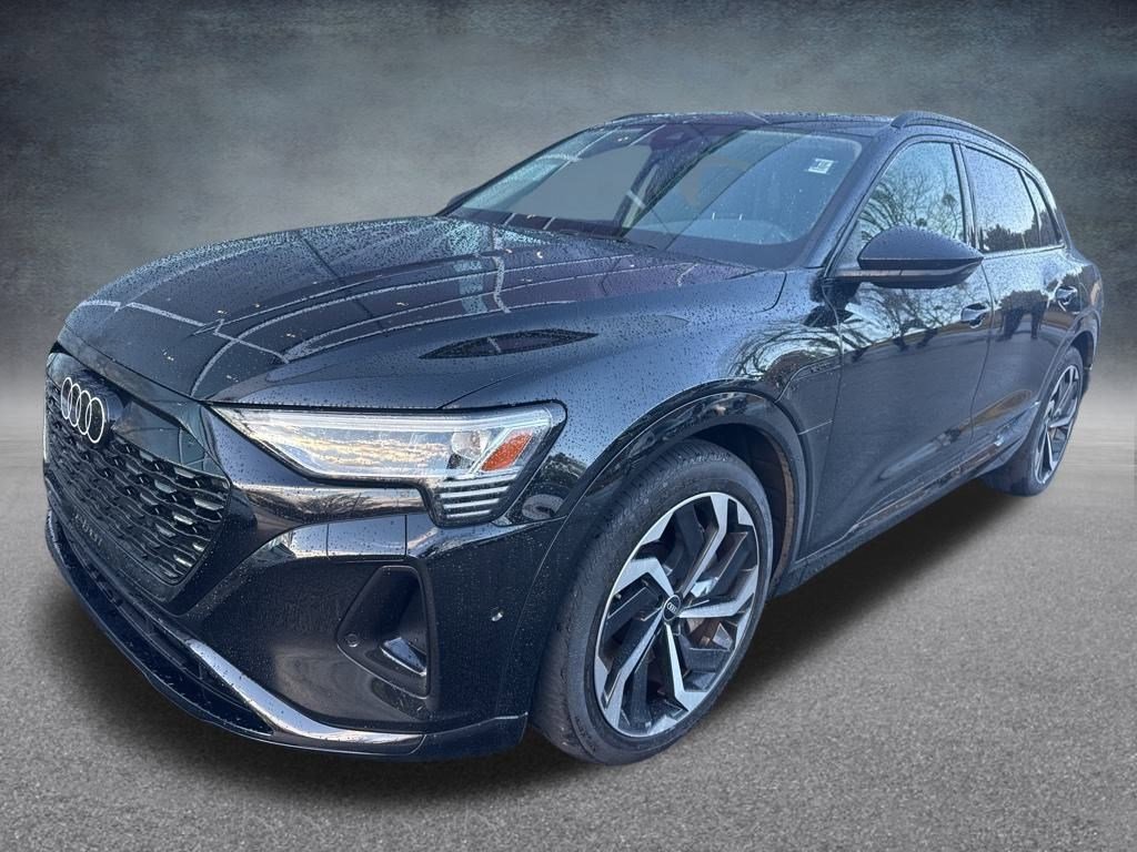 Used 2024 Audi Q8 e-tron Premium Plus image 1