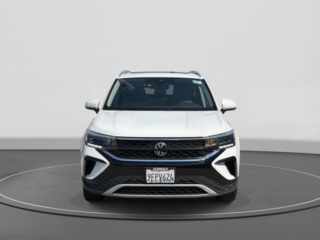 Certified 2023 Volkswagen Taos SE w/ Panoramic Sunroof Package FWD image 2