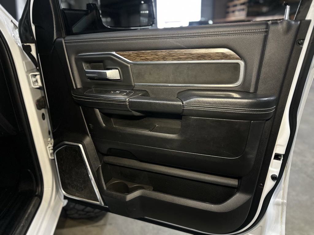 Used 2019 RAM 3500 Laramie image 39