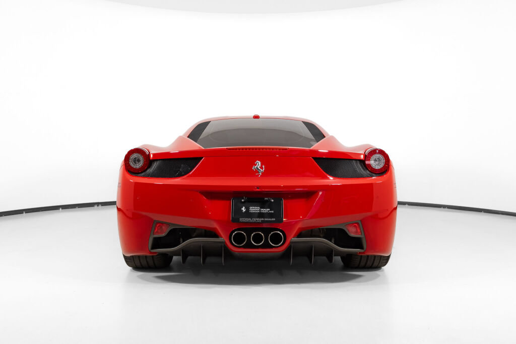 Used 2013 Ferrari 458 Italia Coupe RWD image 9