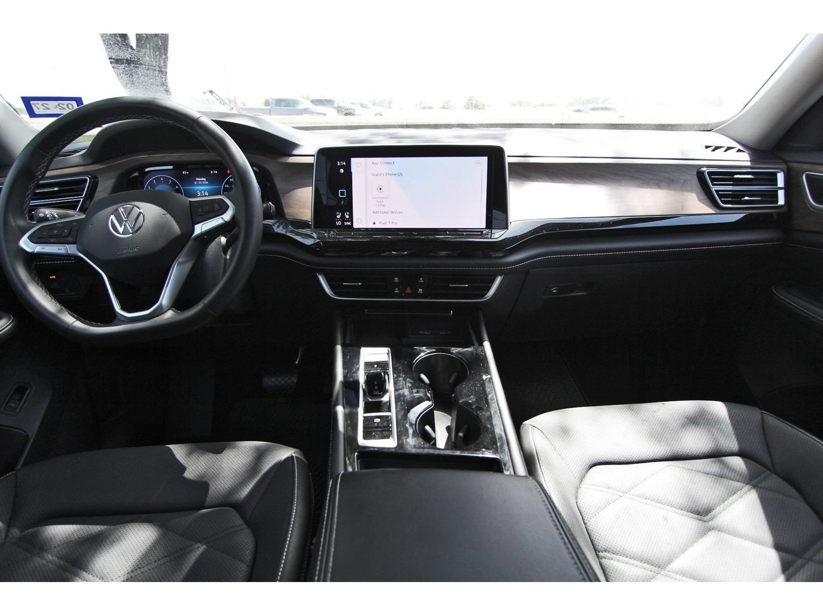 Used 2024 Volkswagen Atlas SE FWD image 9
