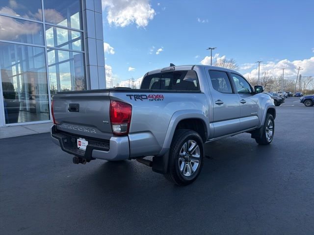 Used 2017 Toyota Tacoma TRD Sport w/ Tow Package (A/T) image 7