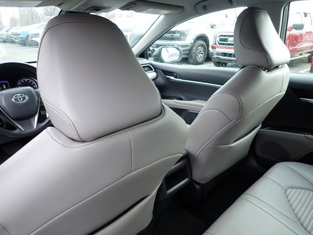 Used 2023 Toyota Camry SE image 16