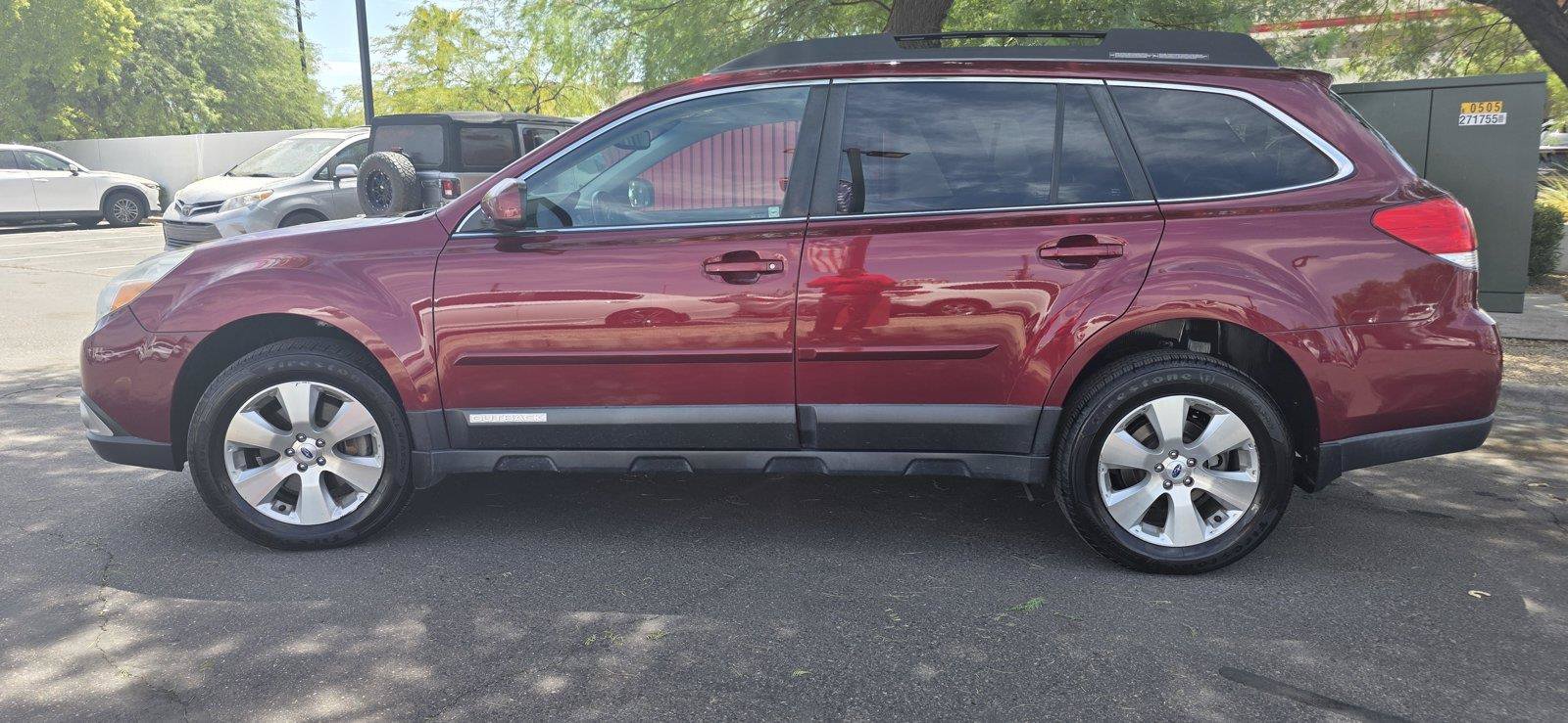 Used 2011 Subaru Outback 3.6R Limited w/ PWR Moonroof Pkg AWD/4WD image 8