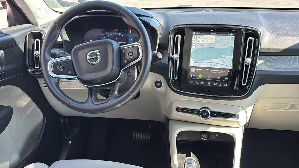 Certified 2026 Volvo XC40 B5 Plus AWD/4WD image 7