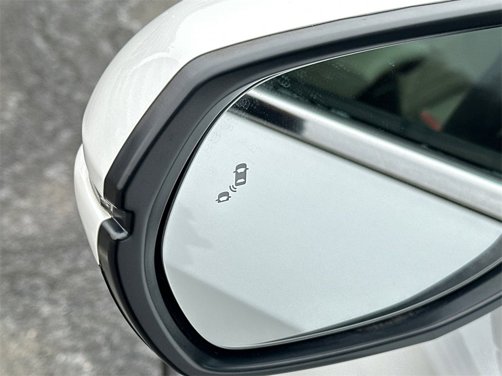 Used 2022 Honda CR-V Touring image 19