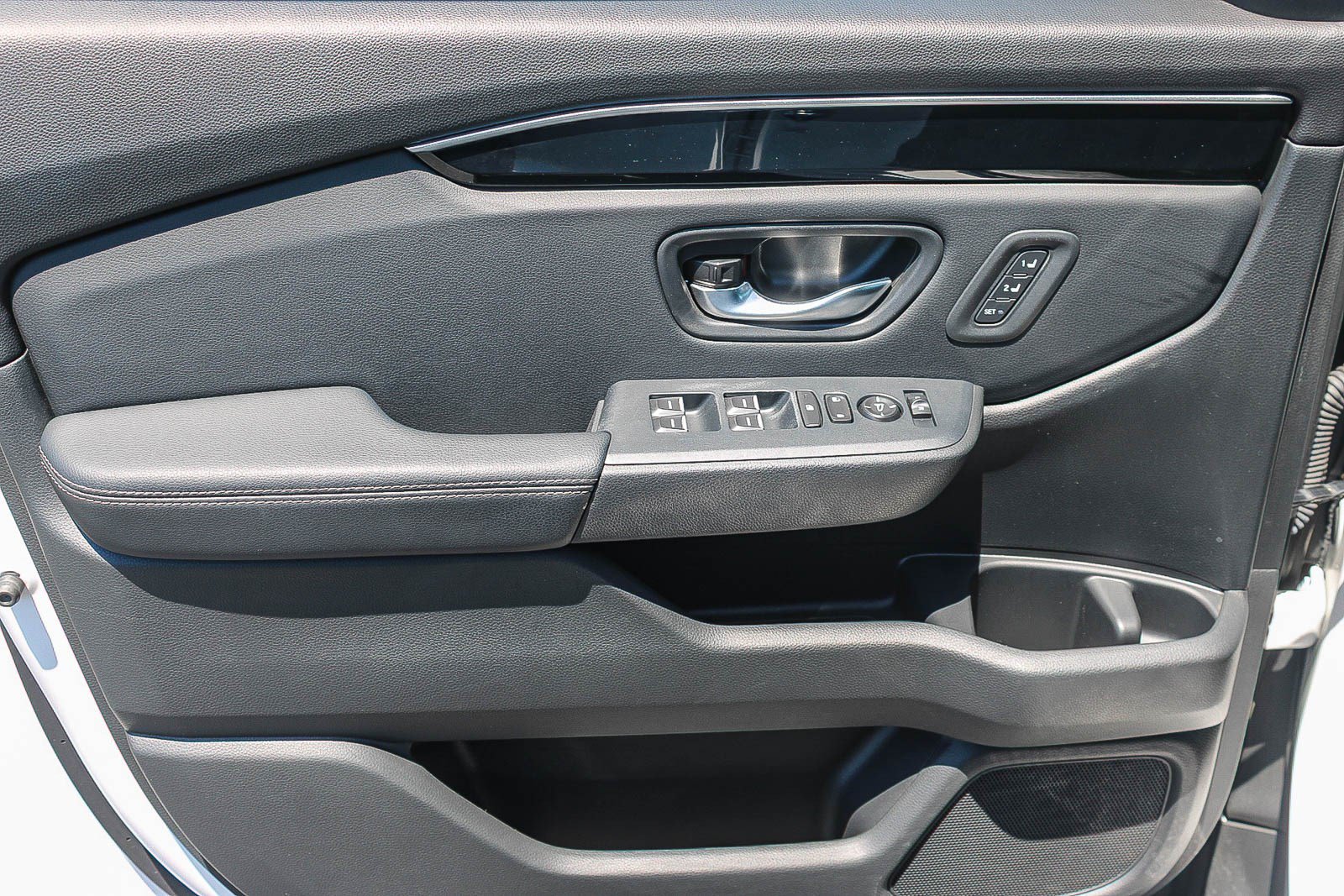 Used 2025 Honda Pilot EX-L image 21