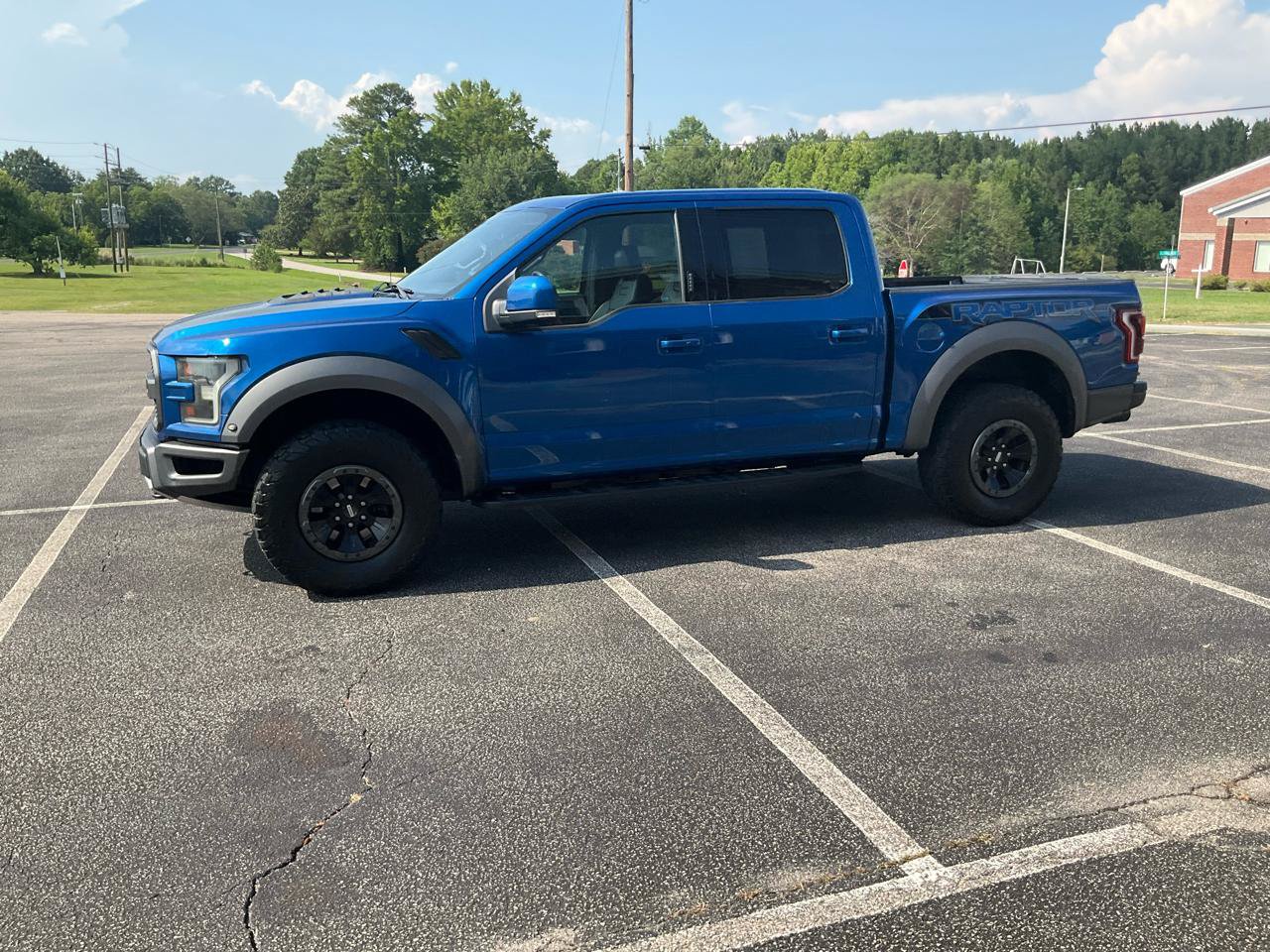Used 2017 Ford F150 Raptor w/ Equipment Group 802A Luxury AWD/4WD image 10