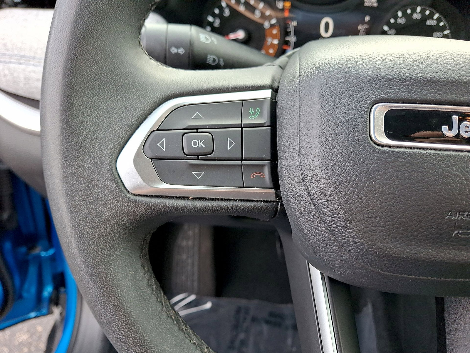 Used 2024 Jeep Compass Latitude AWD/4WD image 17