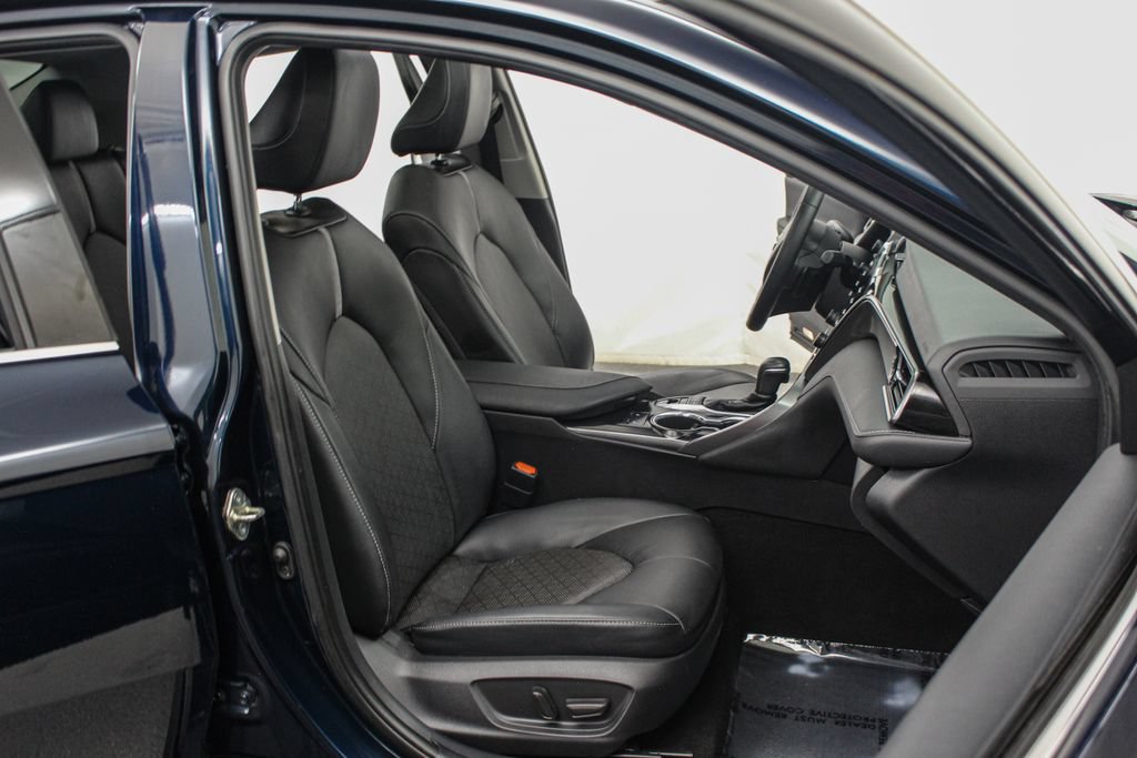 Used 2020 Toyota Camry XSE FWD image 26