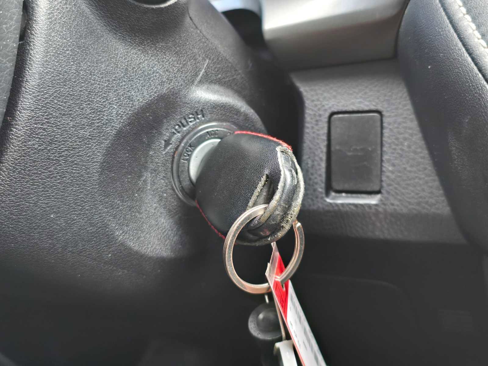 Used 2016 Toyota RAV4 XLE image 32