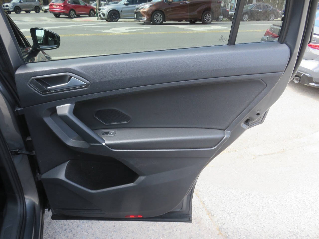 Used 2020 Volkswagen Tiguan S FWD image 31