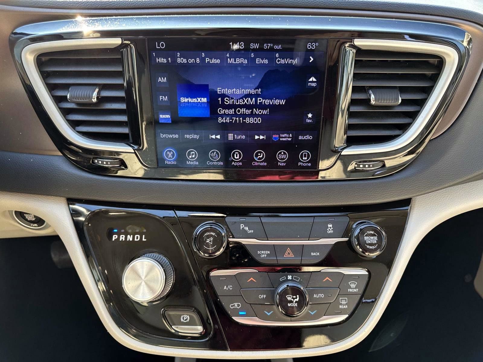 Used 2017 Chrysler Pacifica Touring-L image 26