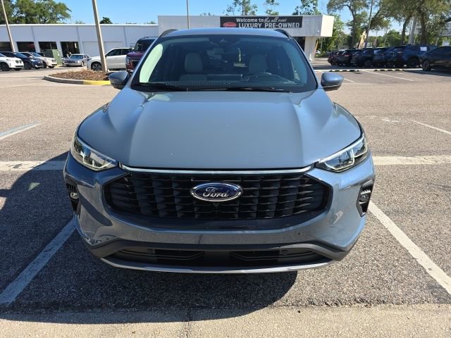 Used 2026 Ford Escape Platinum w/ Premium Technology Package AWD/4WD image 1