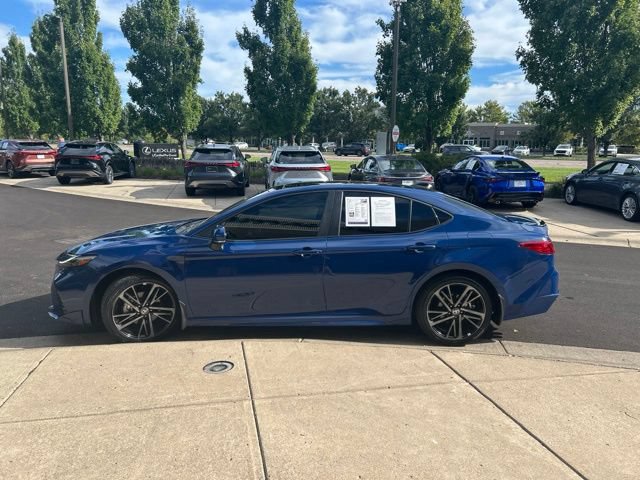 Used 2025 Toyota Camry XSE FWD image 4