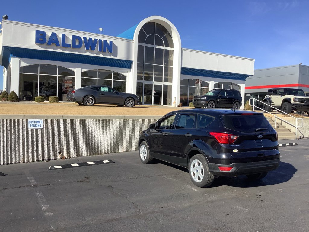 Used 2019 Ford Escape S image 5