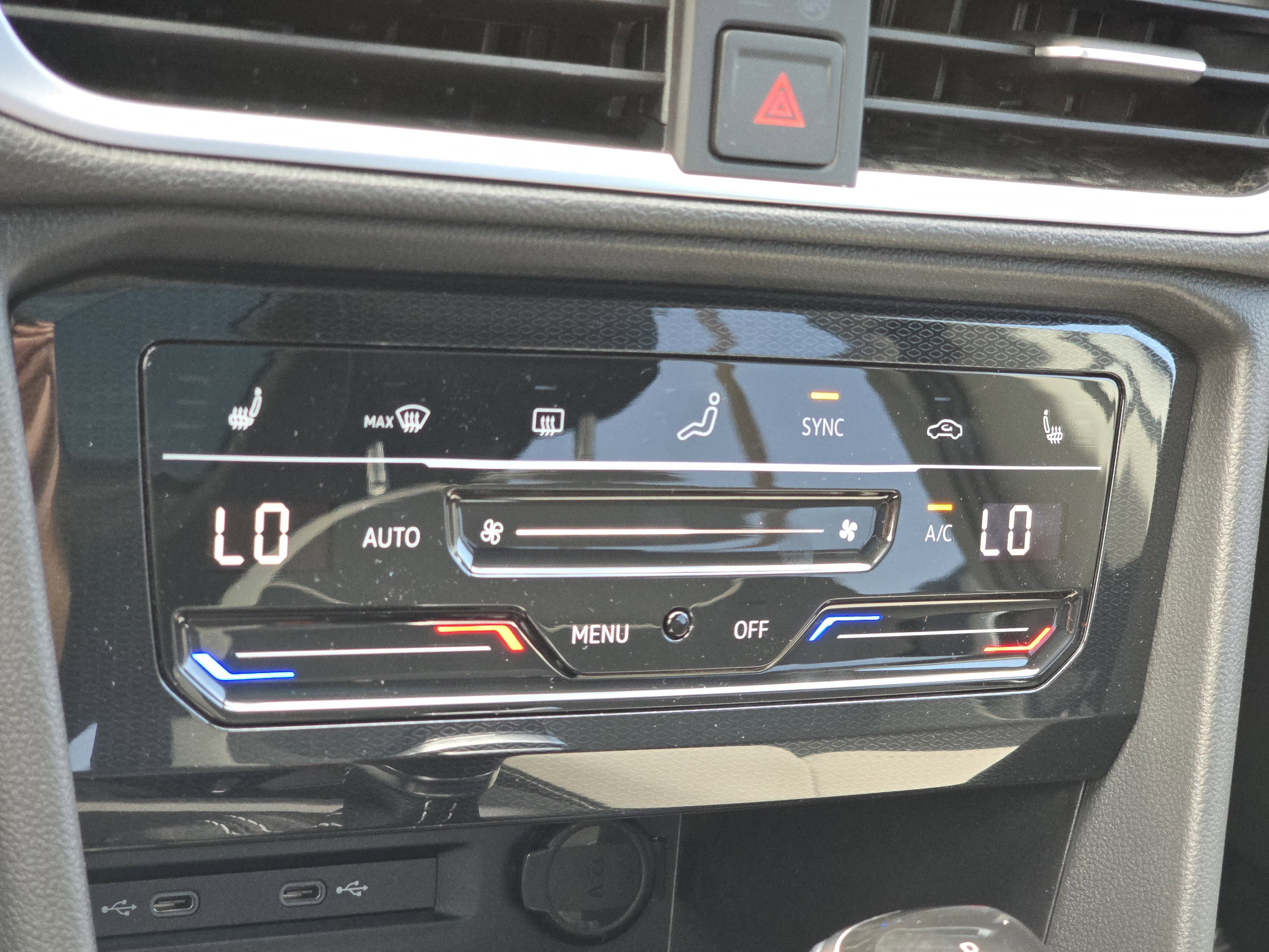 New 2025 Volkswagen Taos SE image 15