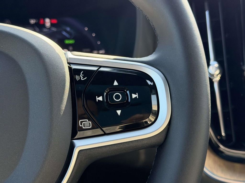 New 2026 Volvo XC60 T8 Core w/ Climate Package AWD/4WD image 9