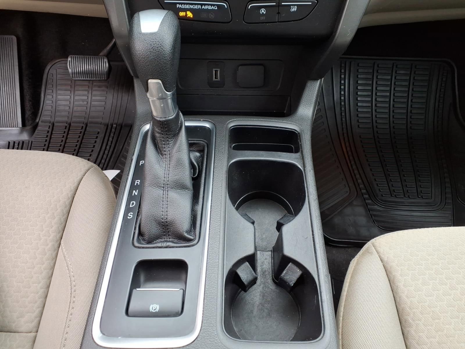 Used 2017 Ford Escape SE w/ Equipment Group 201A AWD/4WD image 28