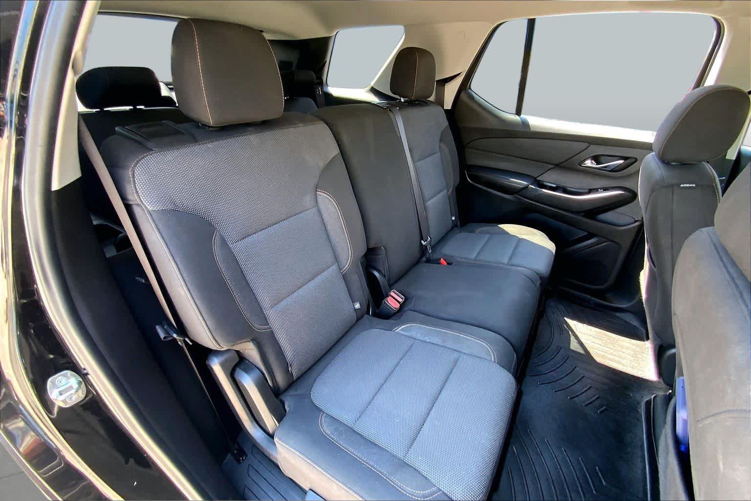 Used 2020 Chevrolet Traverse LS FWD image 20