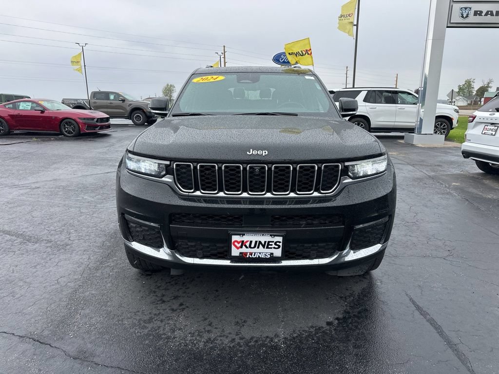 Used 2024 Jeep Grand Cherokee L Limited w/ Luxury Tech Group II AWD/4WD image 16
