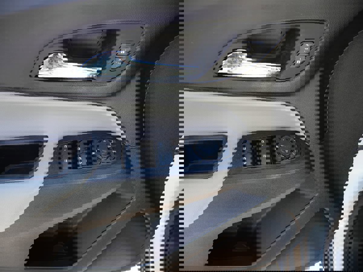 Used 2019 Chevrolet Equinox LS w/ LS Convenience Package image 14