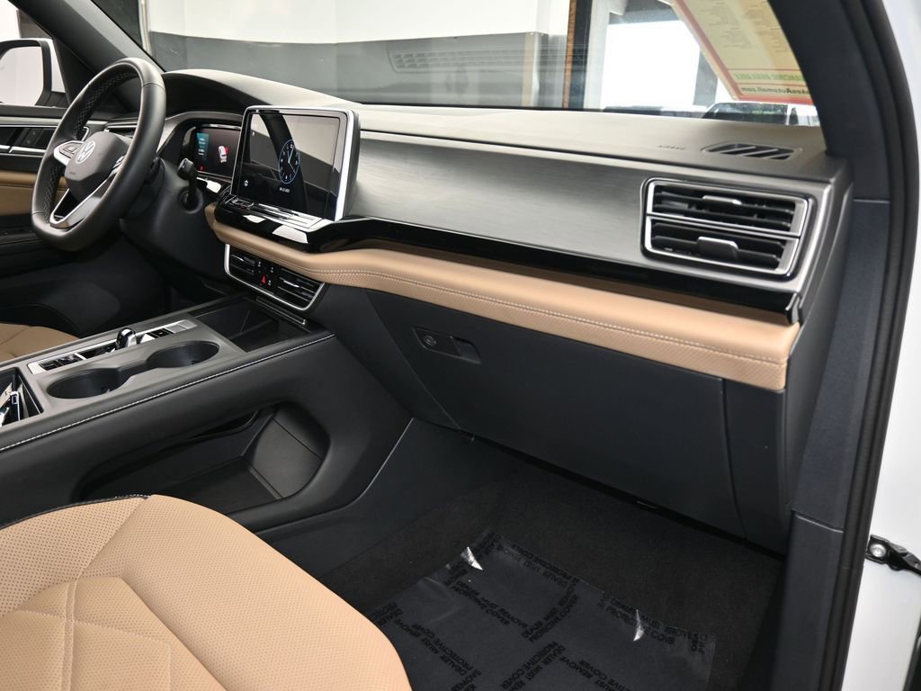 Used 2024 Volkswagen Atlas Cross Sport SE image 43