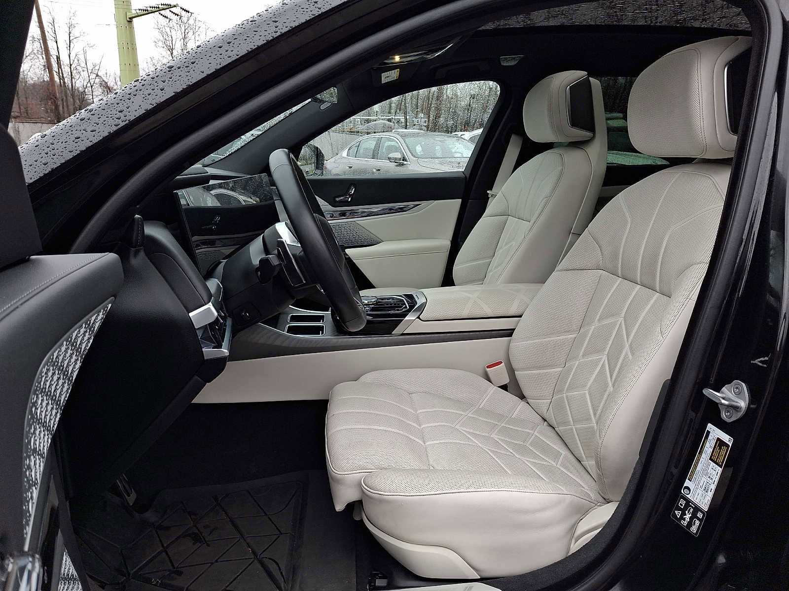 Certified 2024 BMW 760i xDrive w/ Executive Package AWD/4WD image 14