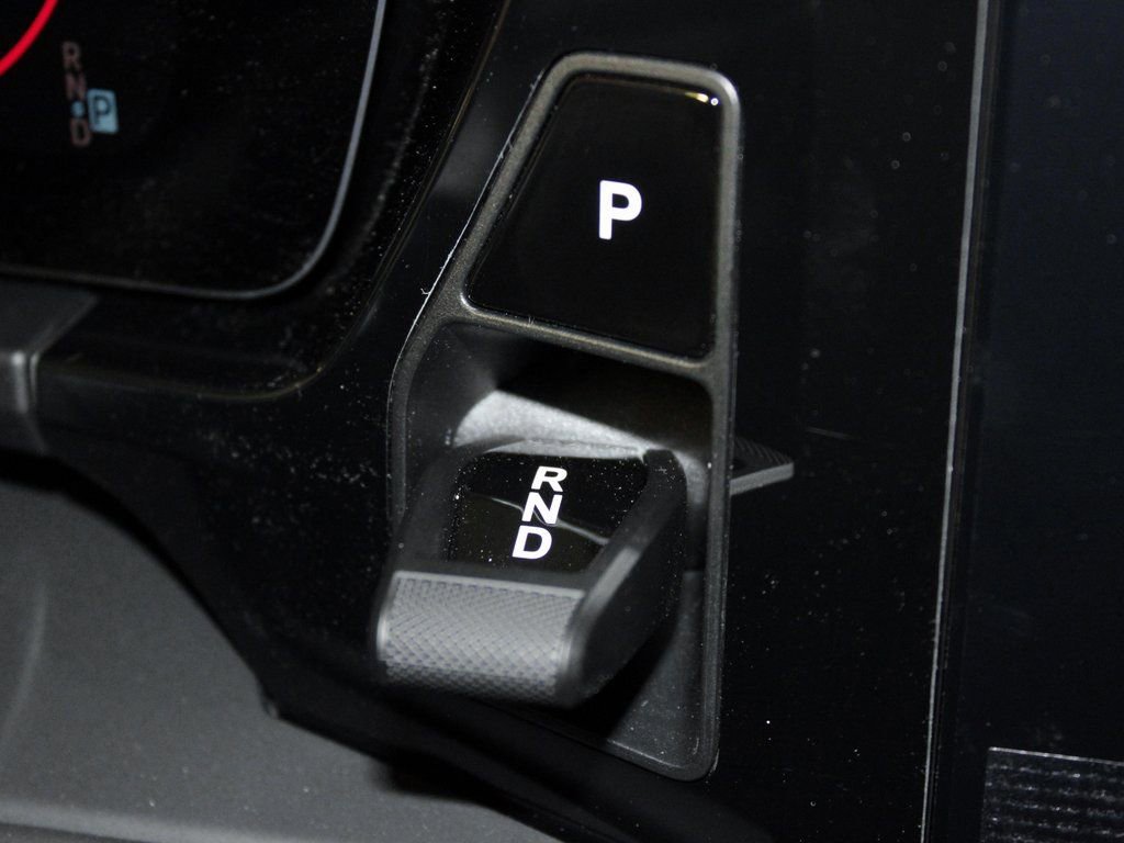 Certified 2025 Porsche Macan Turbo Electric AWD/4WD image 26