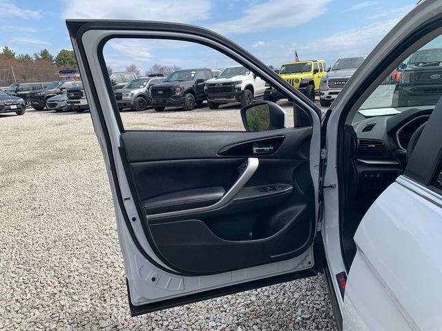 Used 2023 Mitsubishi Eclipse Cross SE image 17