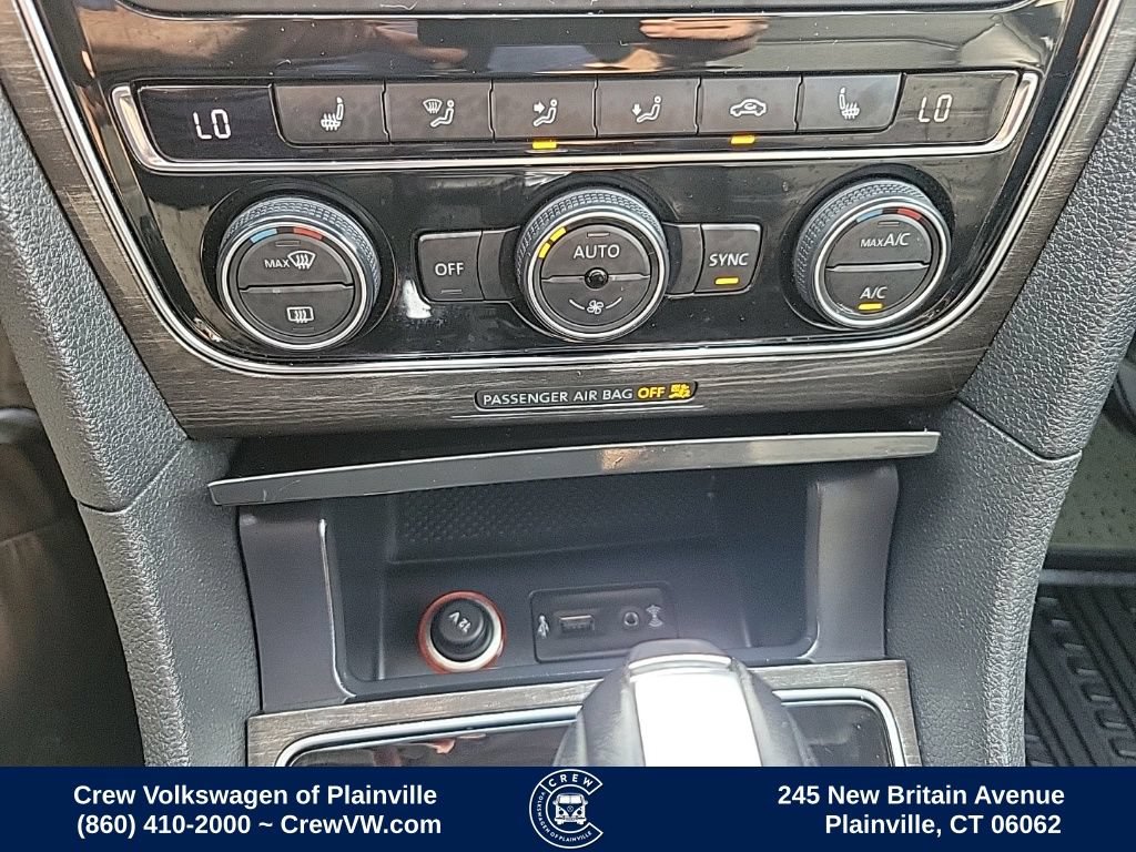 Used 2016 Volkswagen Passat 1.8T SE FWD image 9