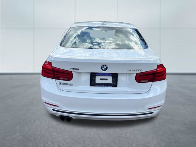 Used 2018 BMW 330i xDrive Sedan AWD/4WD image 3