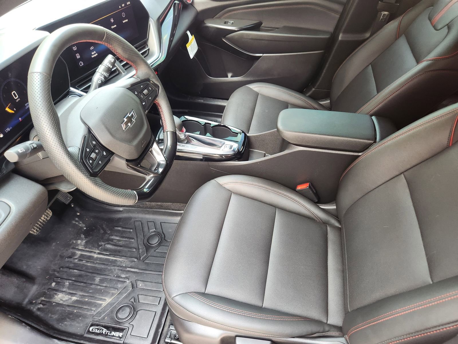 Used 2024 Chevrolet Trax RS FWD image 14